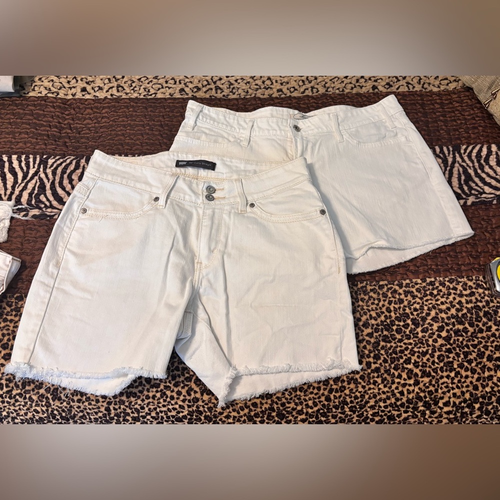 Women's White Levi Jeans